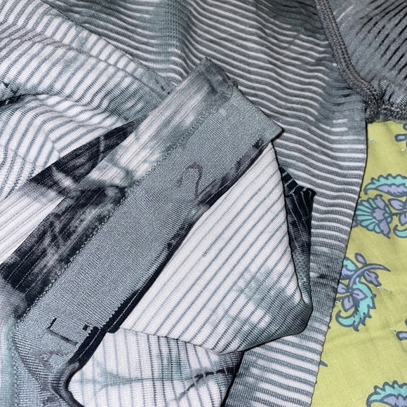 Lululemon Swiftly Tech Short Sleeve 2.0 *Shibori - Picture 5 of 5